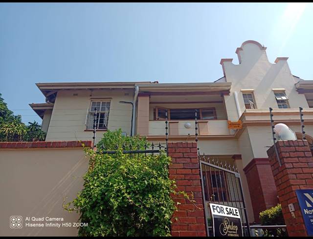 3 BEDROOM APARTMENT FOR SALE IN GLENWOOD